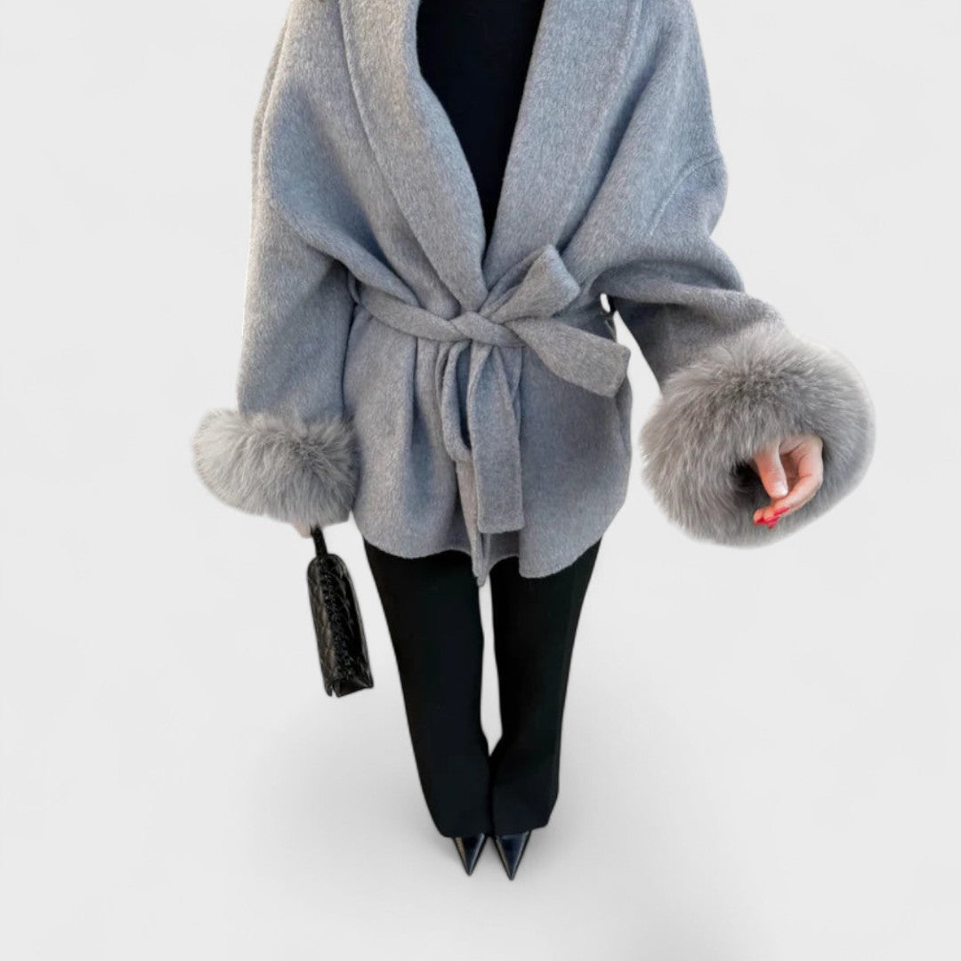 Woolcat – Cappotto elegante con dettagli in pelliccia ecologica