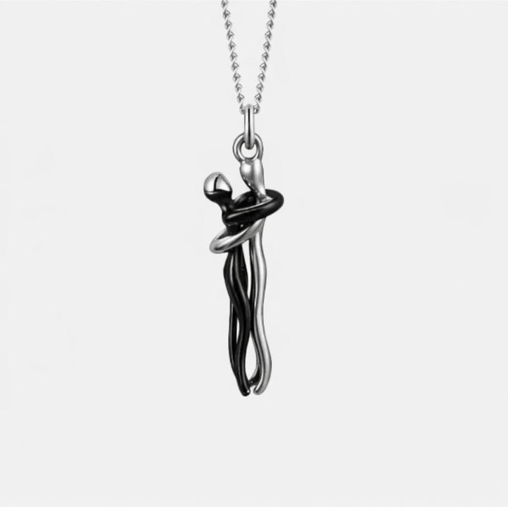 L’Abbraccio d’Amore – Collana simbolo di connessione e amore