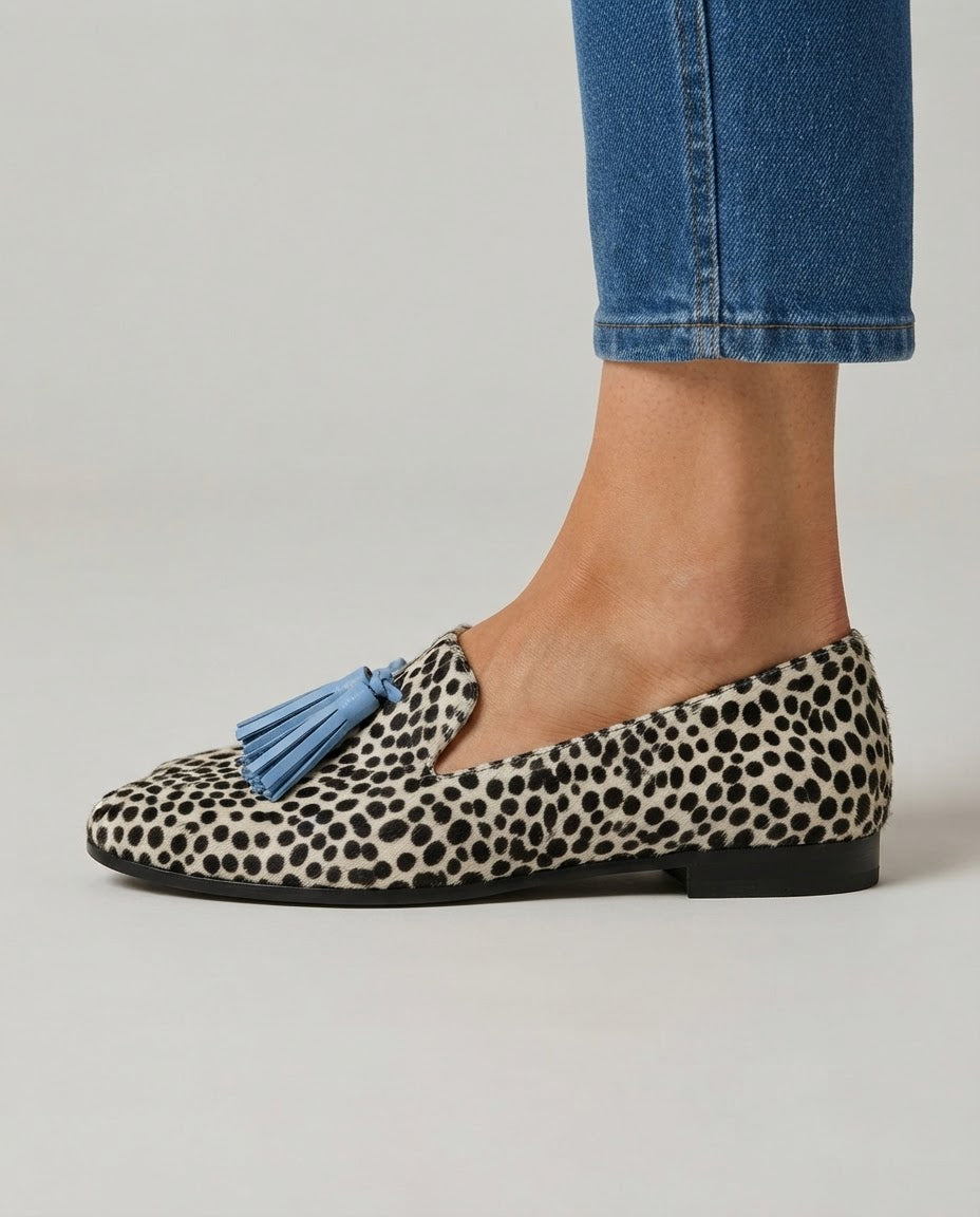 Mocassini Nadia — Leopardo Bianco e Nero con Nappine Azzurre - immagine 2