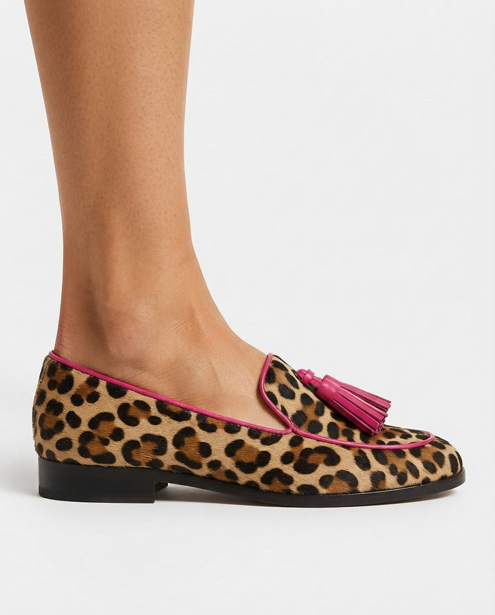 Mocassino Fiamma — Leopardo con Profili e Nappine Fucsia - immagine 2