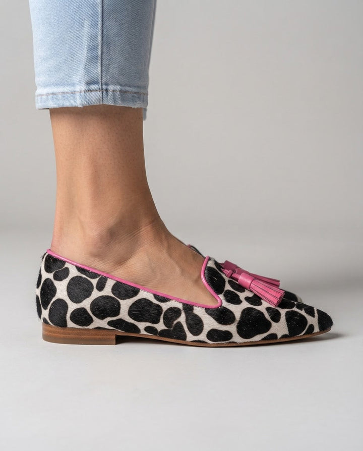 Mocassino Ginevra — Mucca Bianco e Nero, Nappine Rosa - immagine 3
